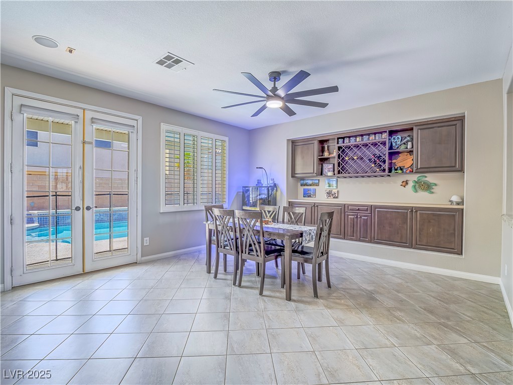 Henderson, Nevada 89052, United States, 5 Bedrooms Bedrooms, ,3 BathroomsBathrooms,Residential,Pending,112359