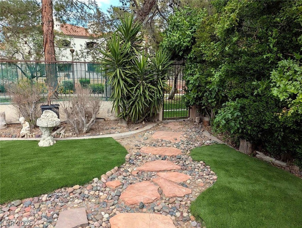9108 Covered Wagon Avenue