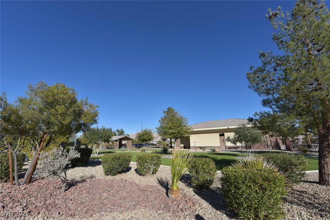 Properties 2 6119 Forest Pony Avenue