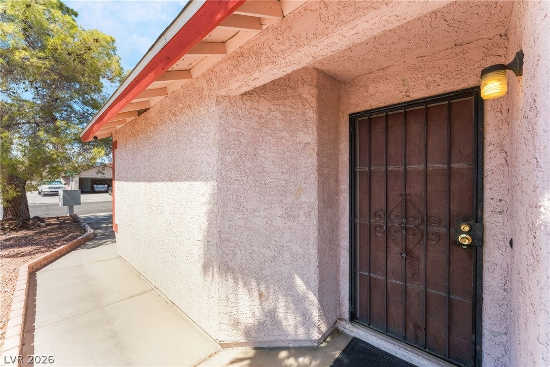 1909 Plumas Court