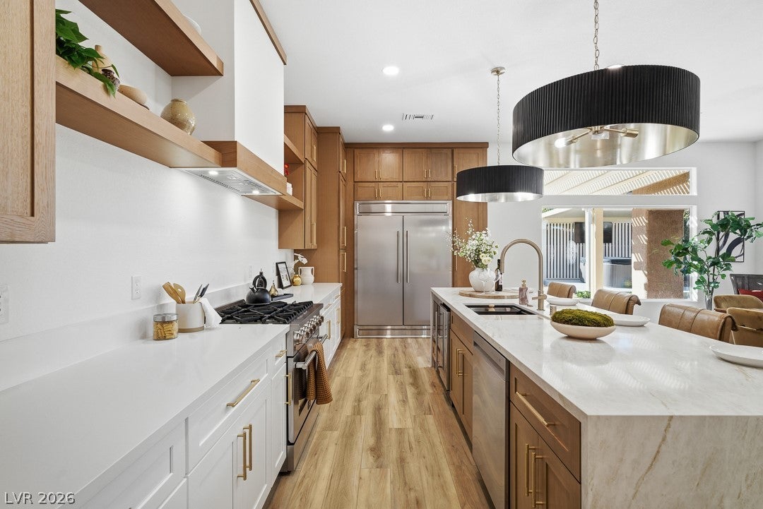 Properties 2 270 Besame Court