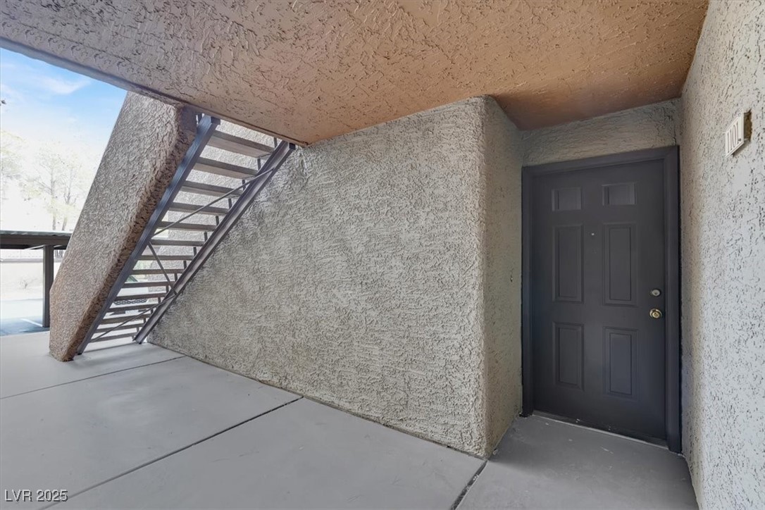 Las Vegas, Nevada 89117, United States, 2 Bedrooms Bedrooms, ,2 BathroomsBathrooms,Residential,Active,163904