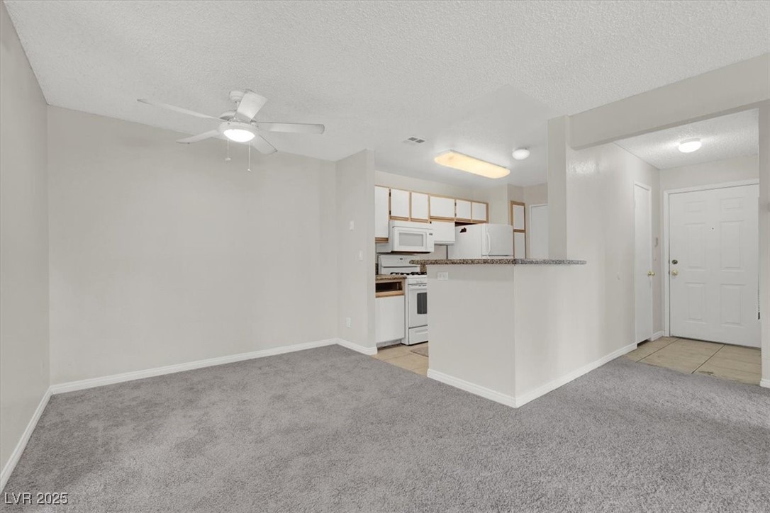 Las Vegas, Nevada 89117, United States, 2 Bedrooms Bedrooms, ,2 BathroomsBathrooms,Residential,Active,163904