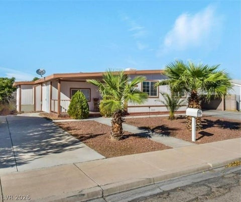 Mobile Home For Sale - 4890 Vista Flora Way<br/> Las Vegas, NV 89121