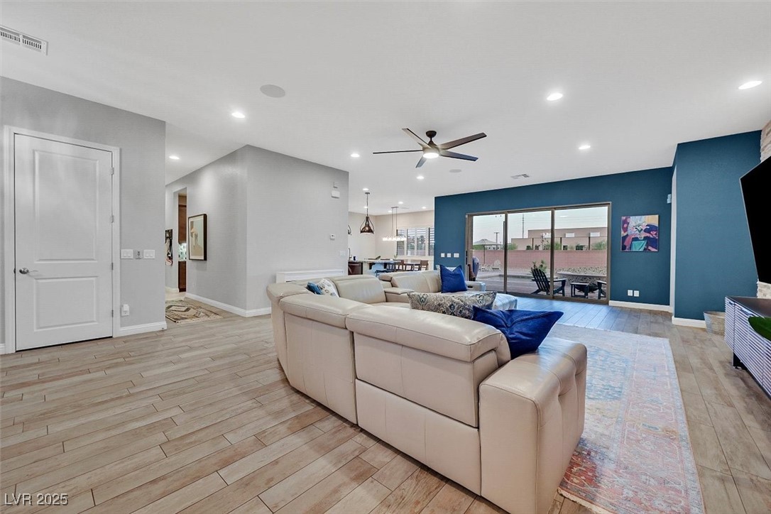 Las Vegas, Nevada 89118, United States, 3 Bedrooms Bedrooms, ,3 BathroomsBathrooms,Residential,Active,160730