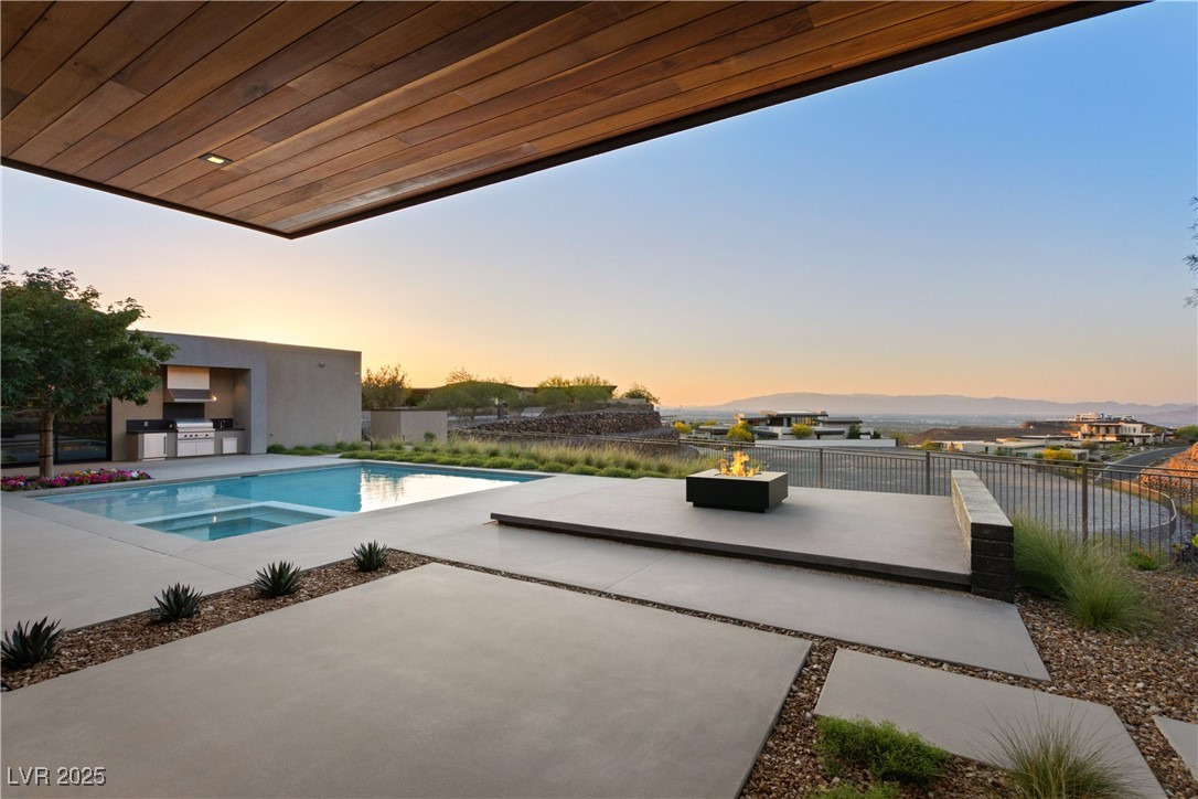 6 Rock Mount Court, Henderson, Nevada image 4