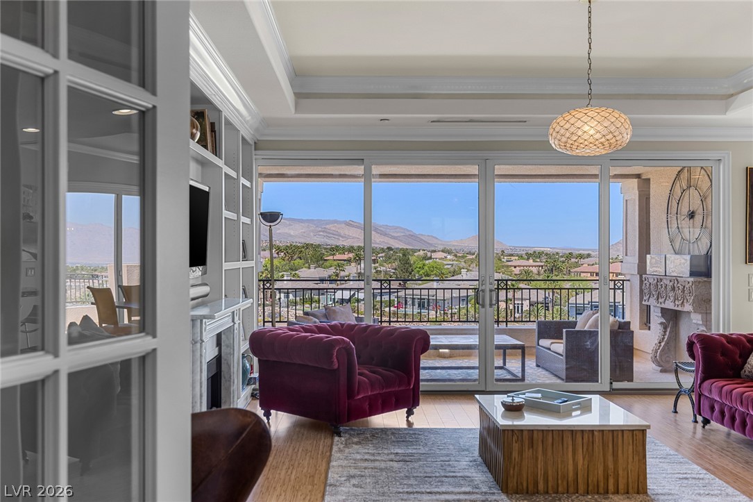 9212 Tesoras Drive 402