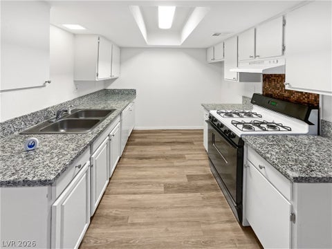 Townhouse For Sale - 401 N Lamb Boulevard #B<br/> Las Vegas, NV 89110