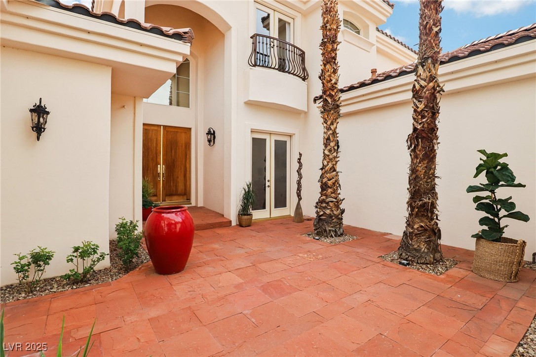 Properties 1 27 Avenida Fiori