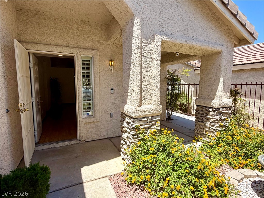 1809 Lyell Canyon Lane