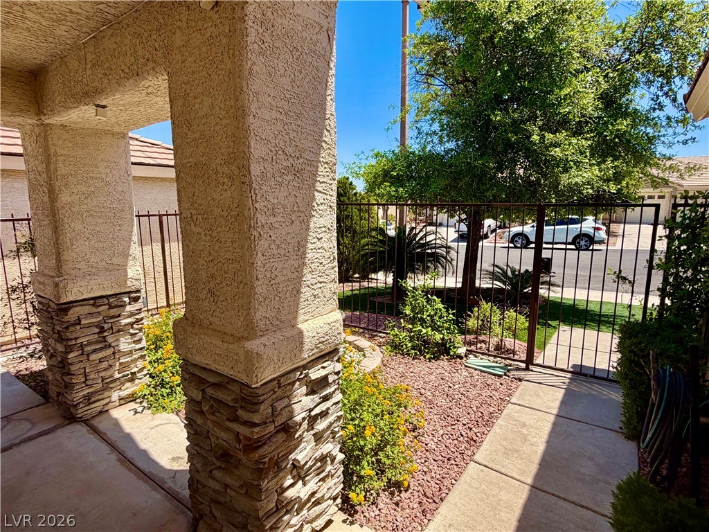 1809 Lyell Canyon Lane