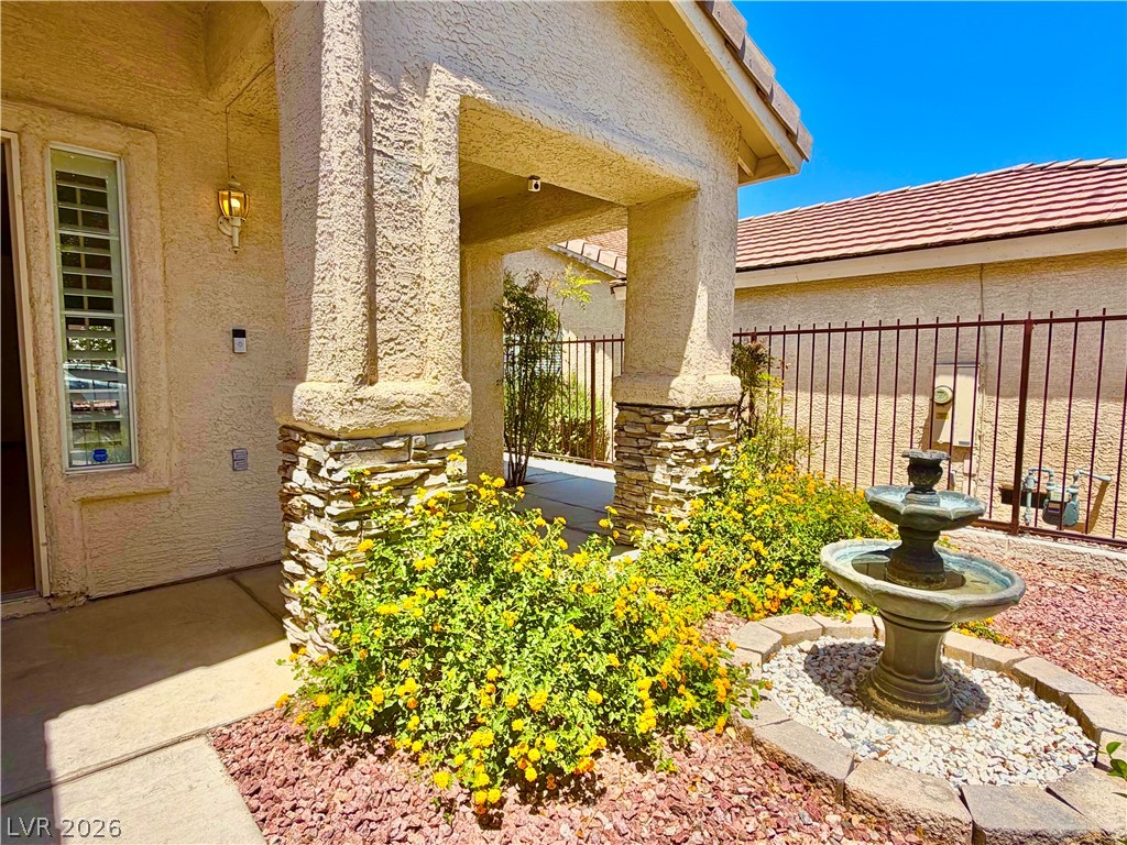 1809 Lyell Canyon Lane
