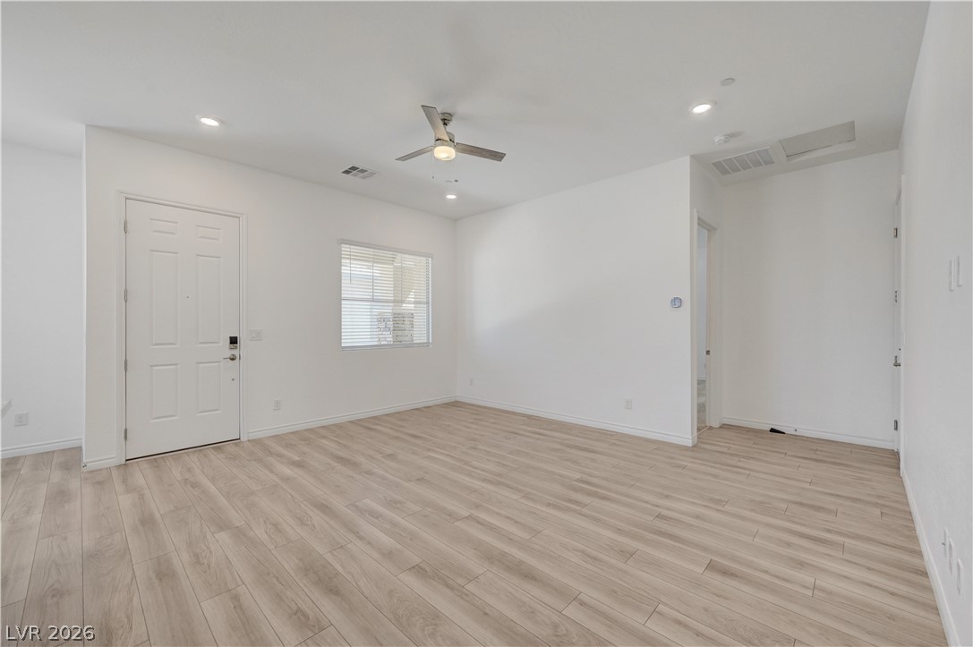 774 Iris Desert Street