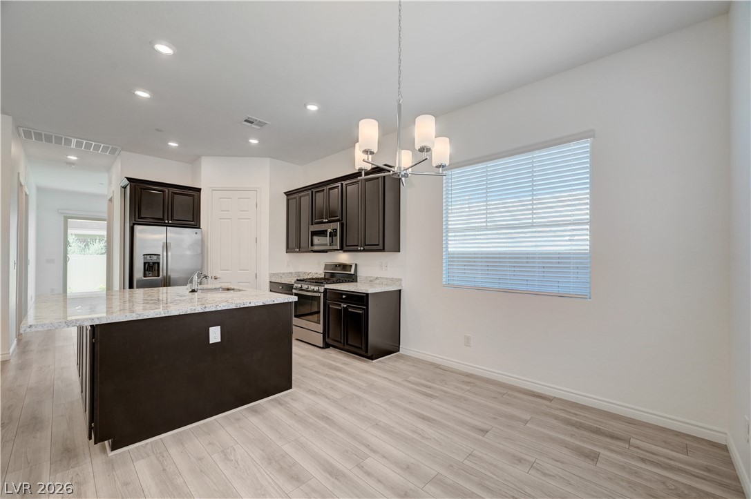 774 Iris Desert Street