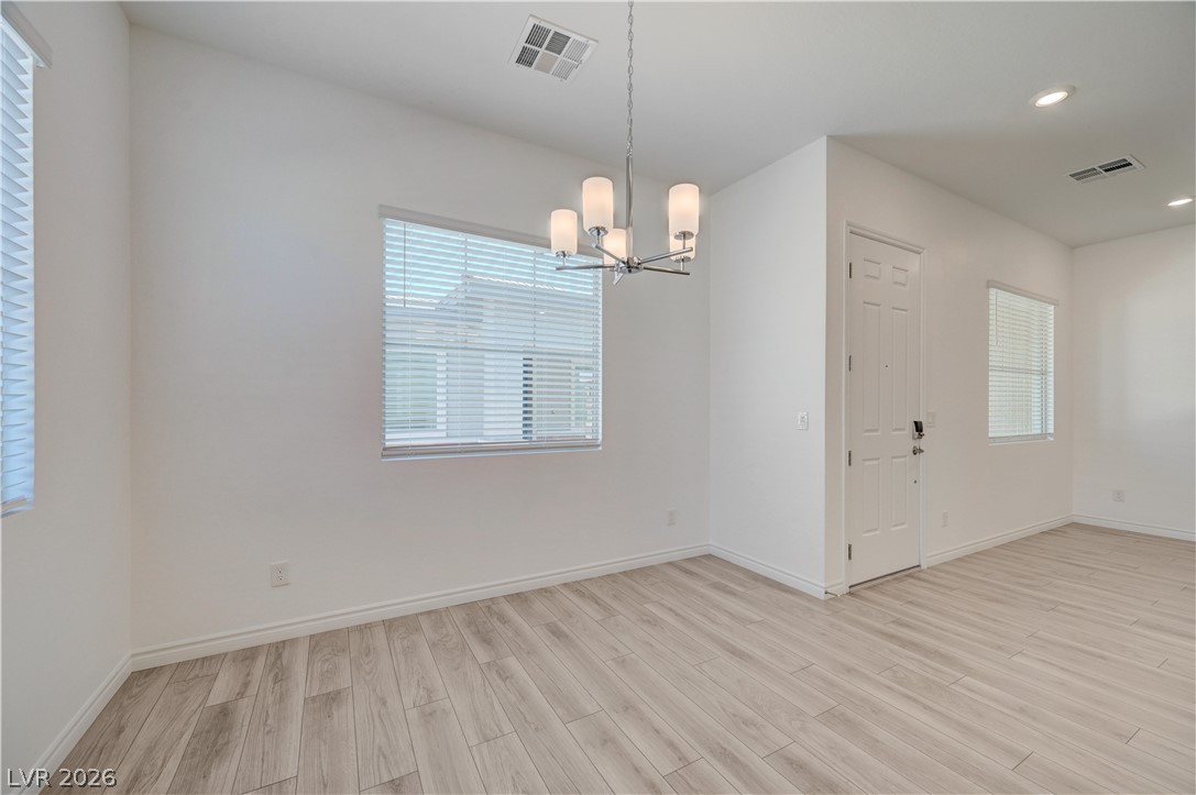 774 Iris Desert Street