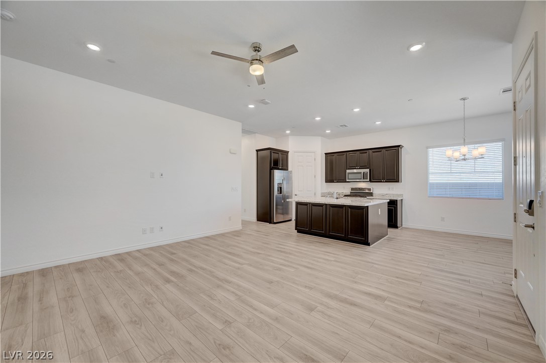 774 Iris Desert Street