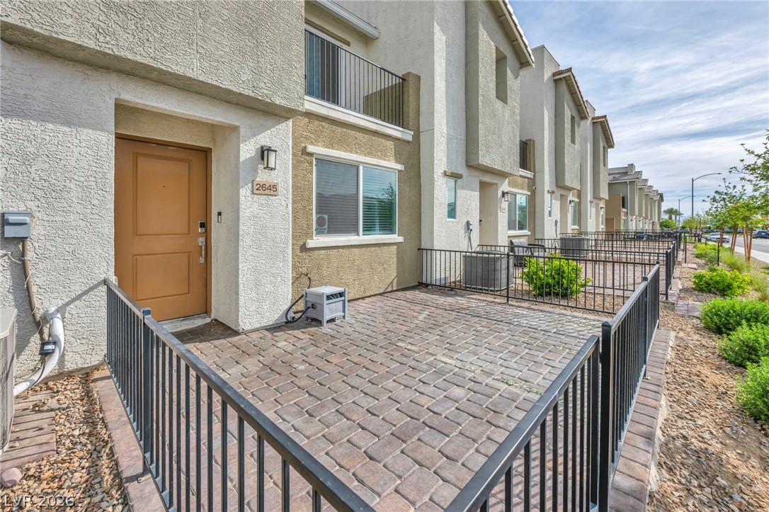 2645 Wimbledon White Court