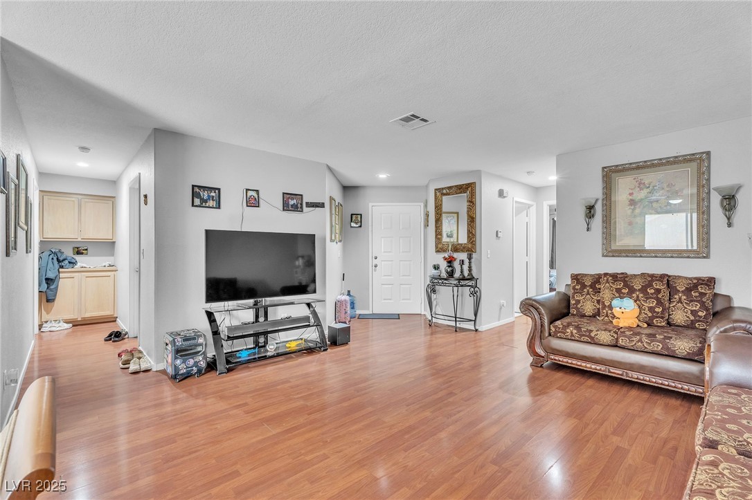 1401 Linnbaker Lane 202