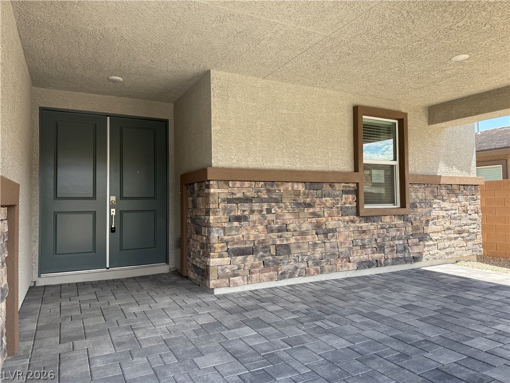 9956 Joshua Foothills Street
