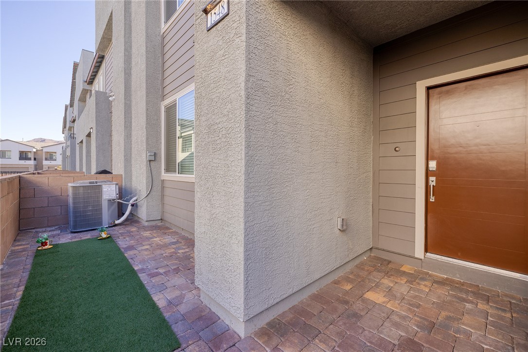 1548 Maria Crossing Avenue