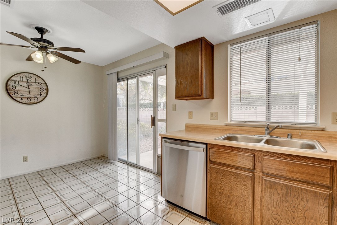 Photo 11 of 39 of 8929 Borla Drive townhome