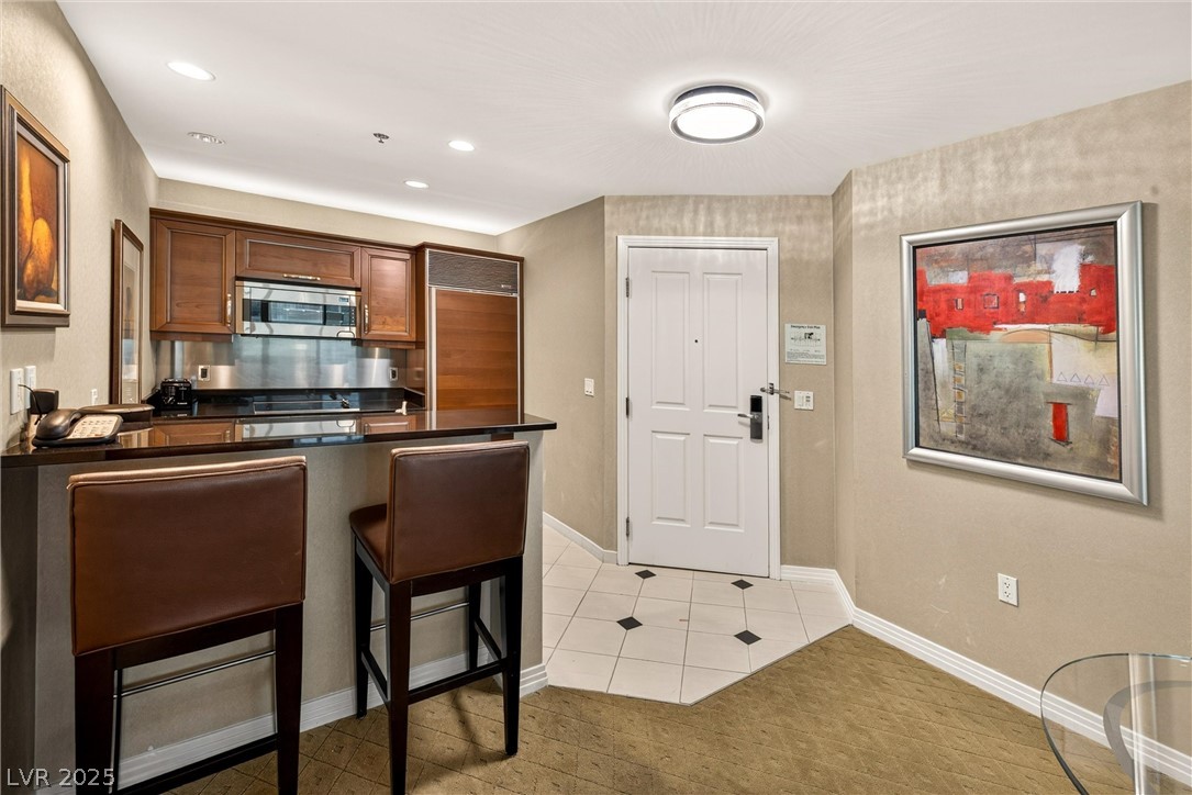 125 E Harmon Avenue 321