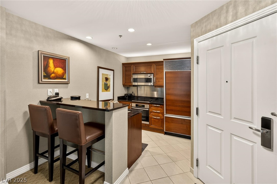 125 E Harmon Avenue 321
