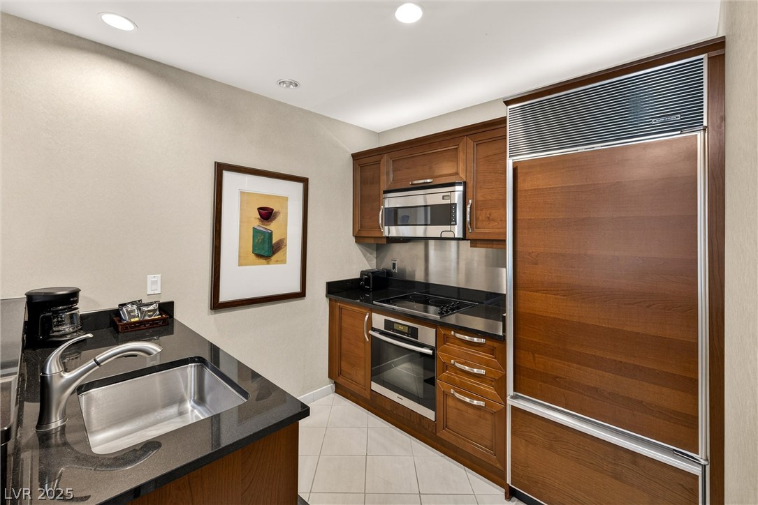 125 E Harmon Avenue 321