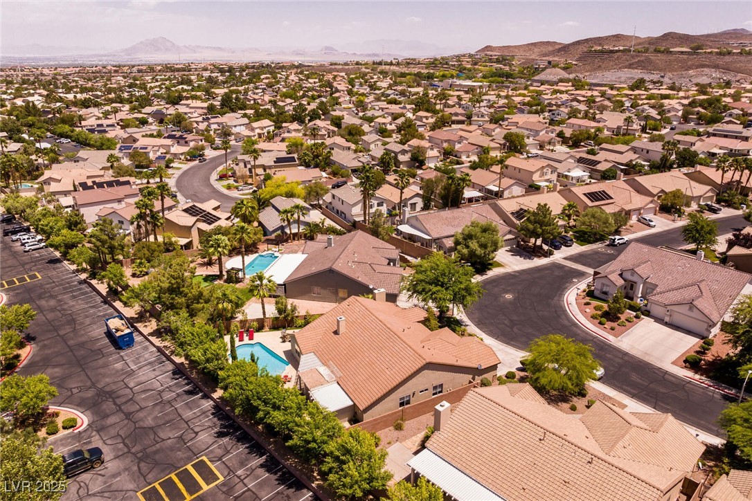 2547 Serenity Hollow Drive, Henderson, Nevada image 41