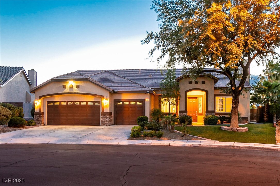 2547 Serenity Hollow Drive, Henderson, Nevada image 1