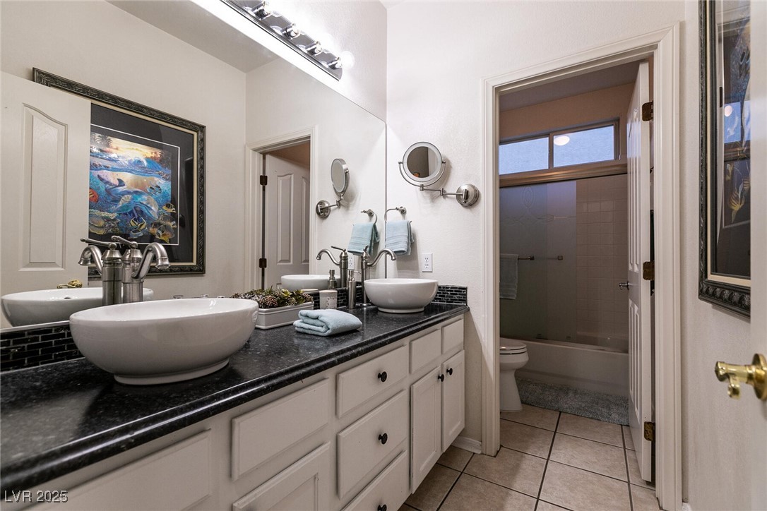 2547 Serenity Hollow Drive, Henderson, Nevada image 26
