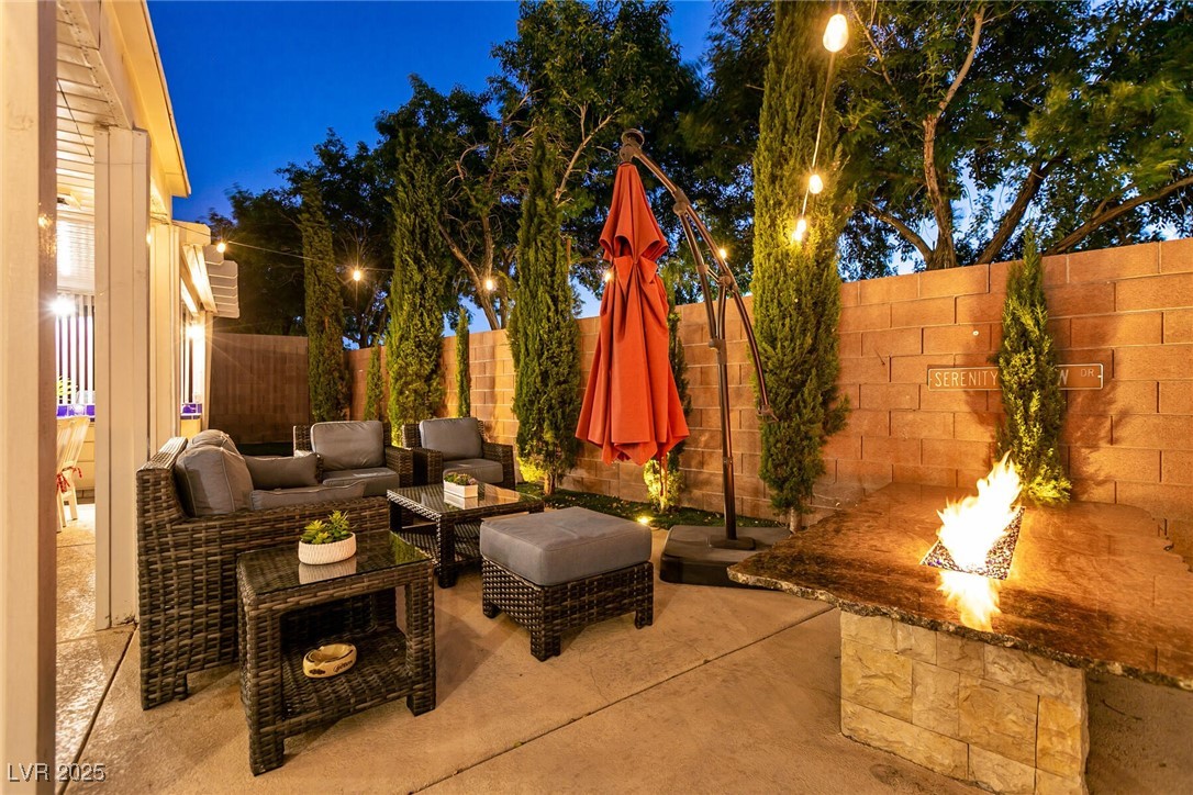 2547 Serenity Hollow Drive, Henderson, Nevada image 33
