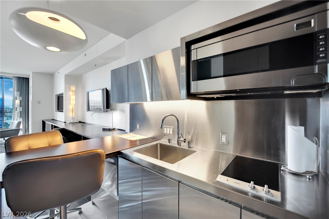 4381 W Flamingo Road 1903