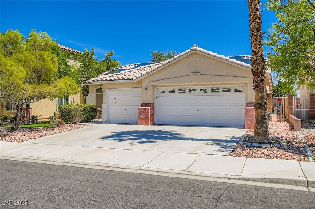 Photo of 848 Sandhill Sage Street, Henderson, NV 89052 (MLS # 2702420)