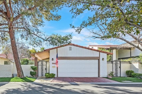 Photo of 2004 Plaza Del Dios, Las Vegas, NV 89102 (MLS # 2559420)
