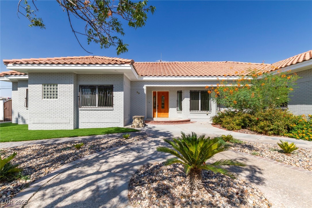 60 E Levi Avenue