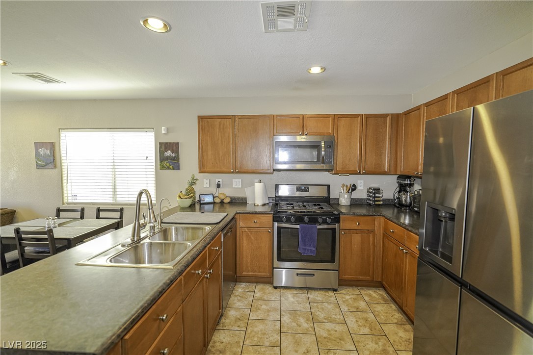 7653 Fabled Filigree Street, Las Vegas, Nevada image 5