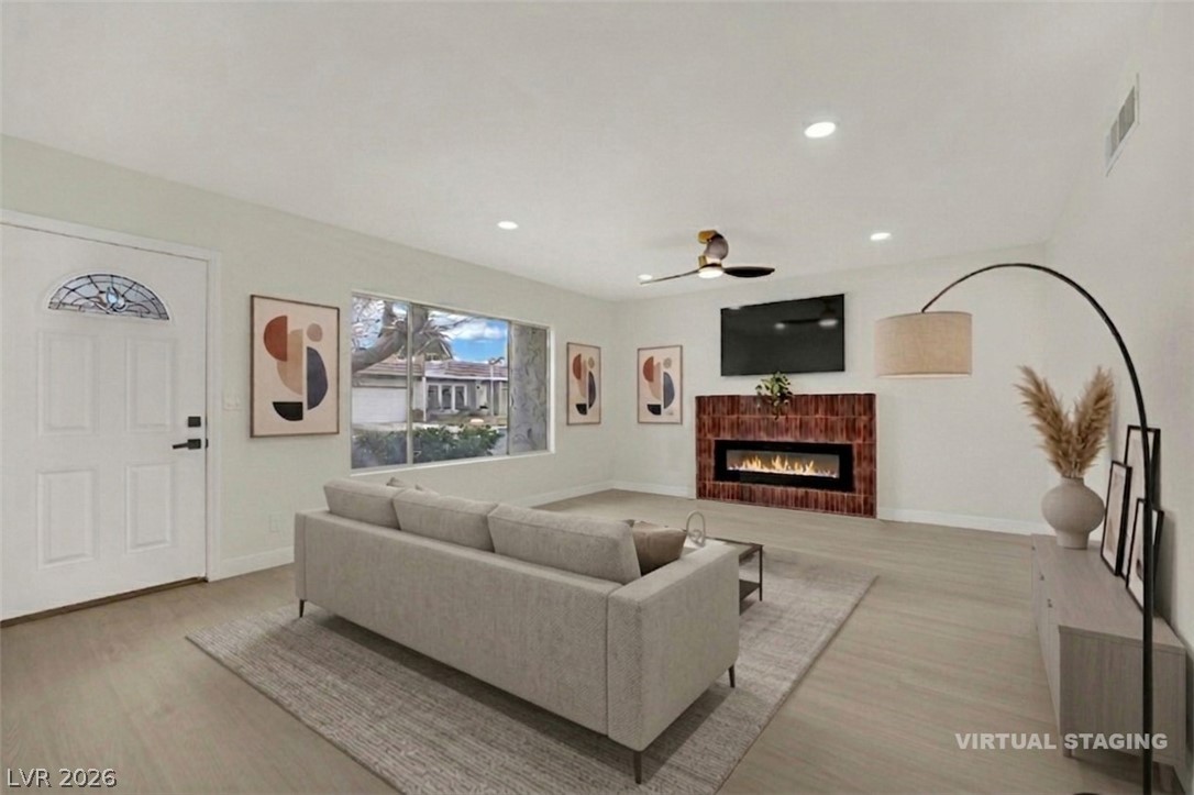 3376 Knollwood Court