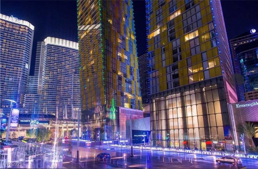 3726 Las Vegas Boulevard 811