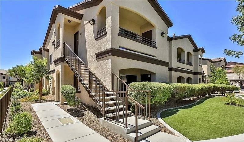 2291 W Horizon Ridge Parkway 5228