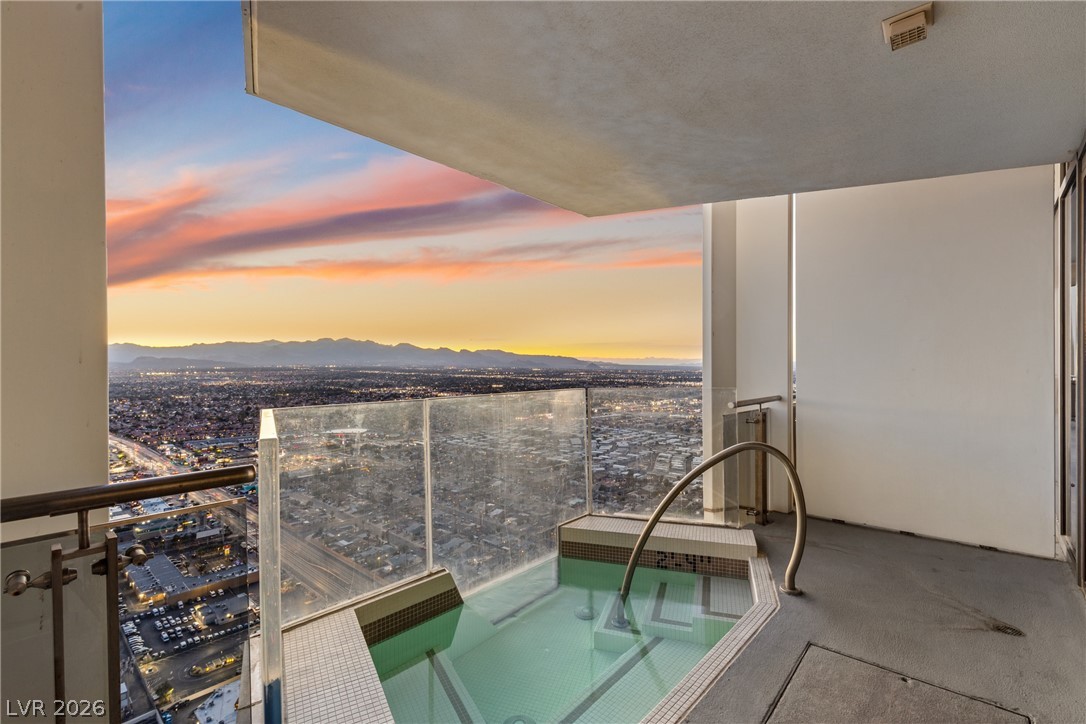 4381 W Flamingo Road 5701