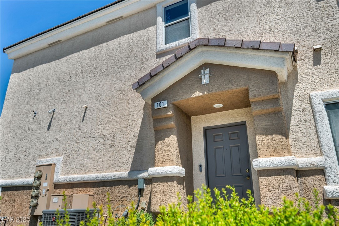 Properties 3 7112 Cabin Fever Street 101