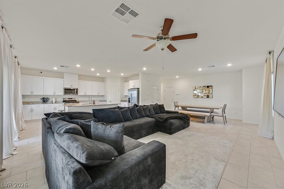 1842 Farah Falls Place