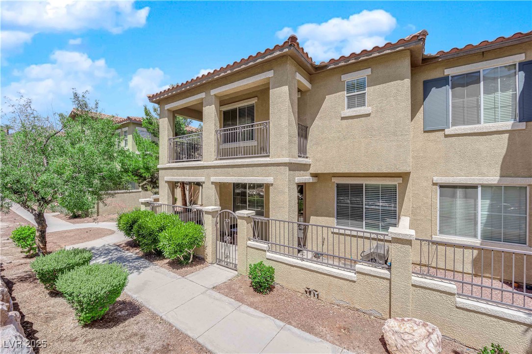 1525 Spiced Wine Avenue 14105