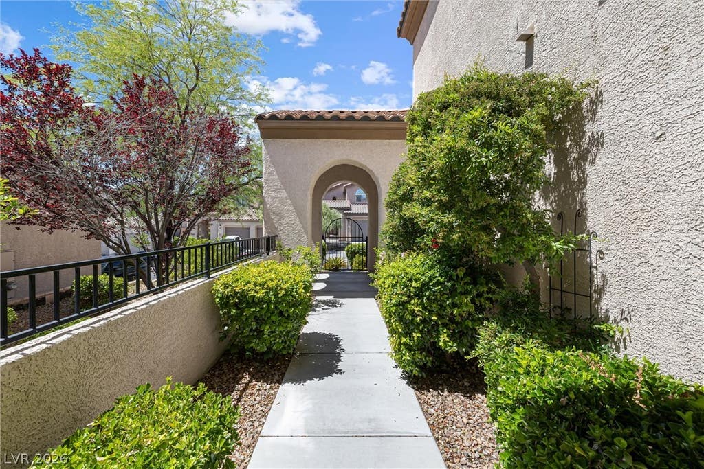 Photo of 820 Colina Alta Place, Las Vegas, NV 89138 (MLS # 2778101)