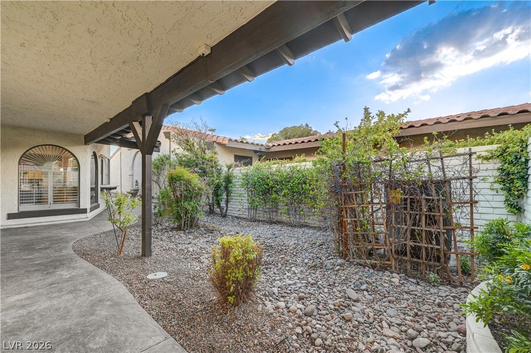 3005 Plaza De Rosa