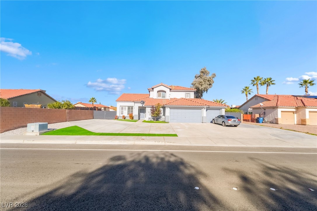 2076 E Wigwam Avenue