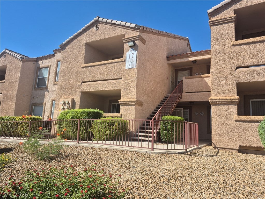 1150 N Buffalo Drive 2039