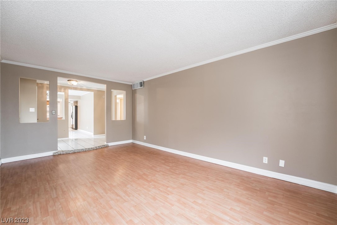 Photo 5 of 34 of 3782 Fairlawn Avenue townhome