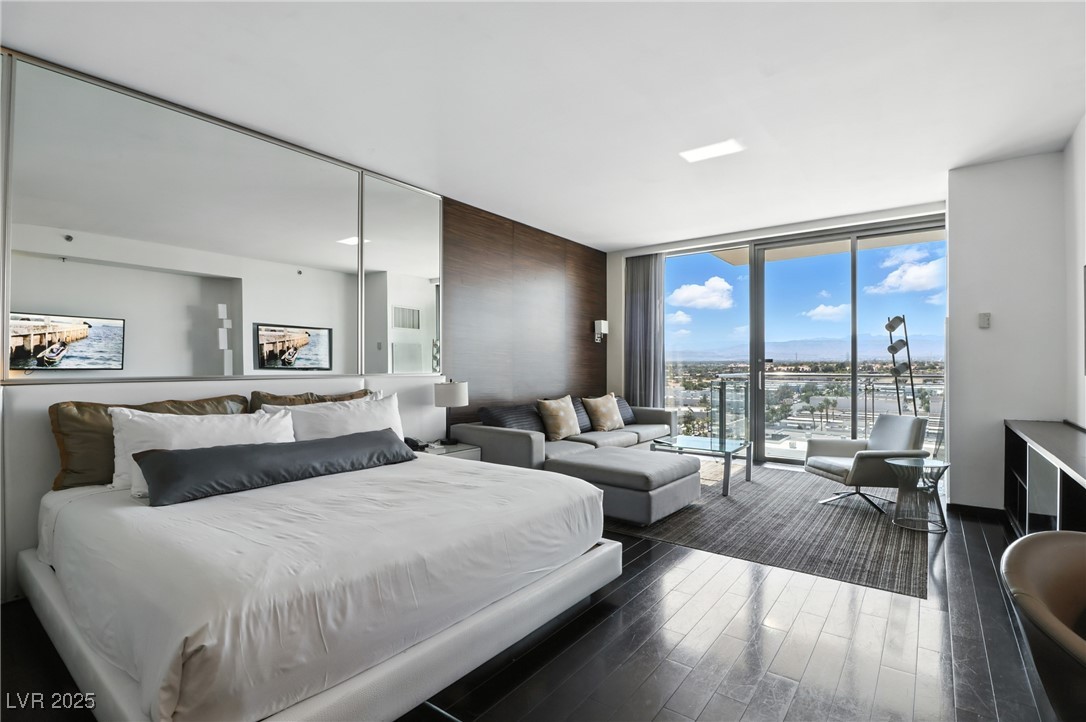4381 W Flamingo Road 1003